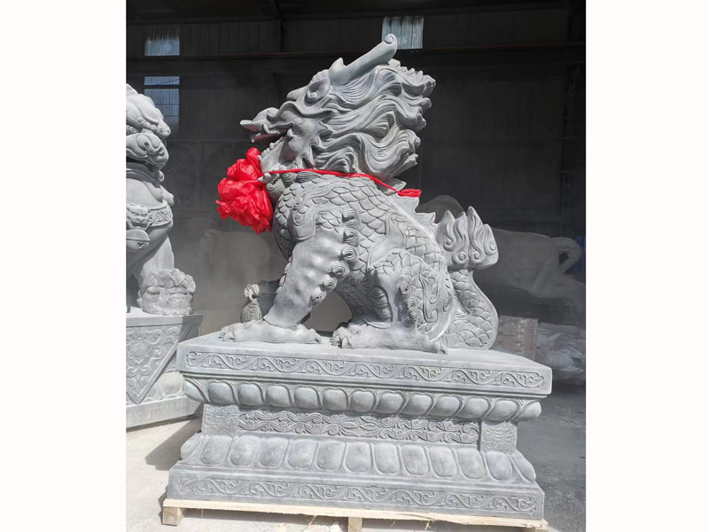  動物石雕